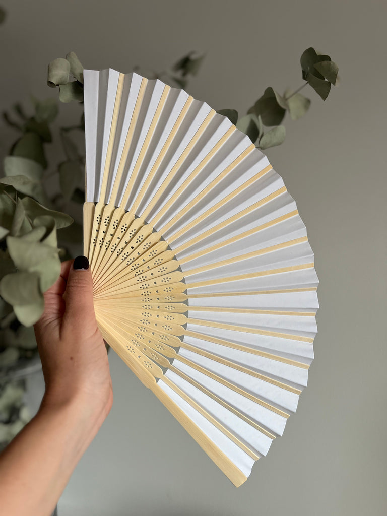 ABANICO BAMBÚ Y PAPEL BLANCO