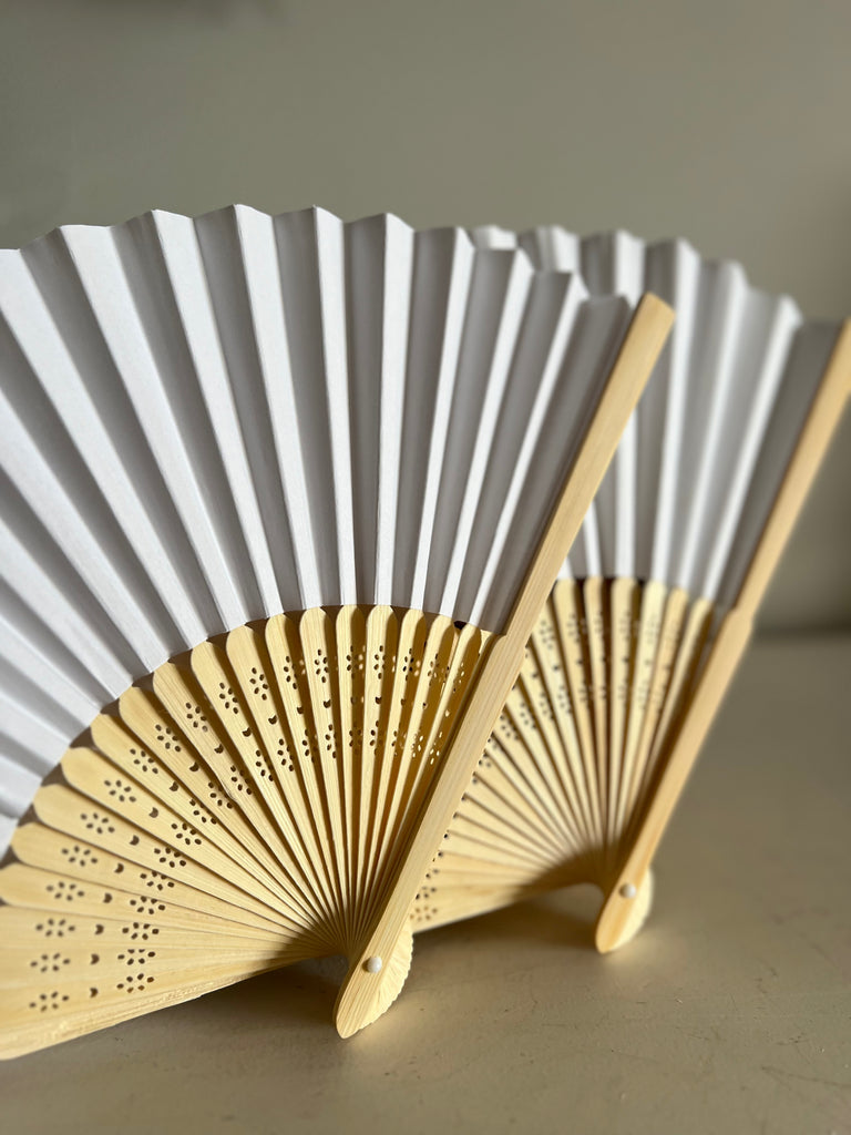 ABANICO BAMBÚ Y PAPEL BLANCO