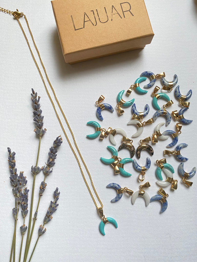 CHARM PIEDRA NATURAL MEDIALUNA