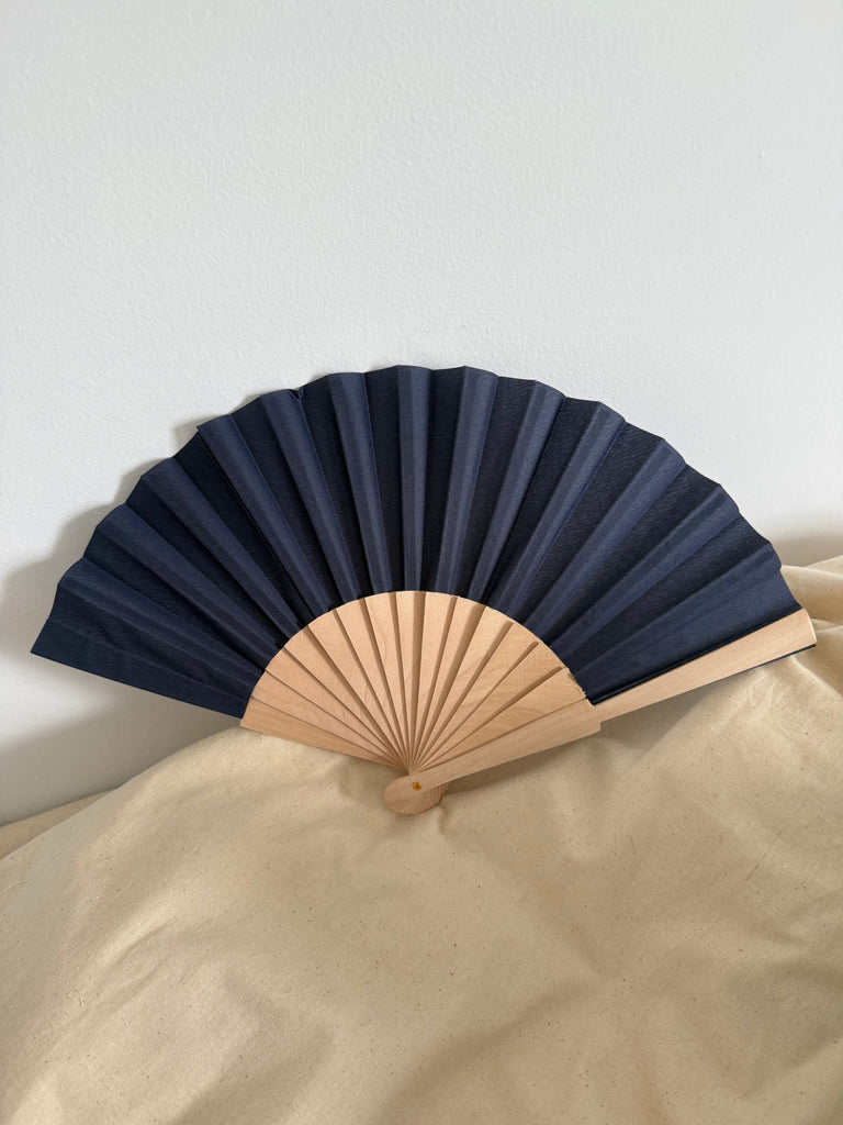 ABANICO MADERA TELA AZUL MARINO