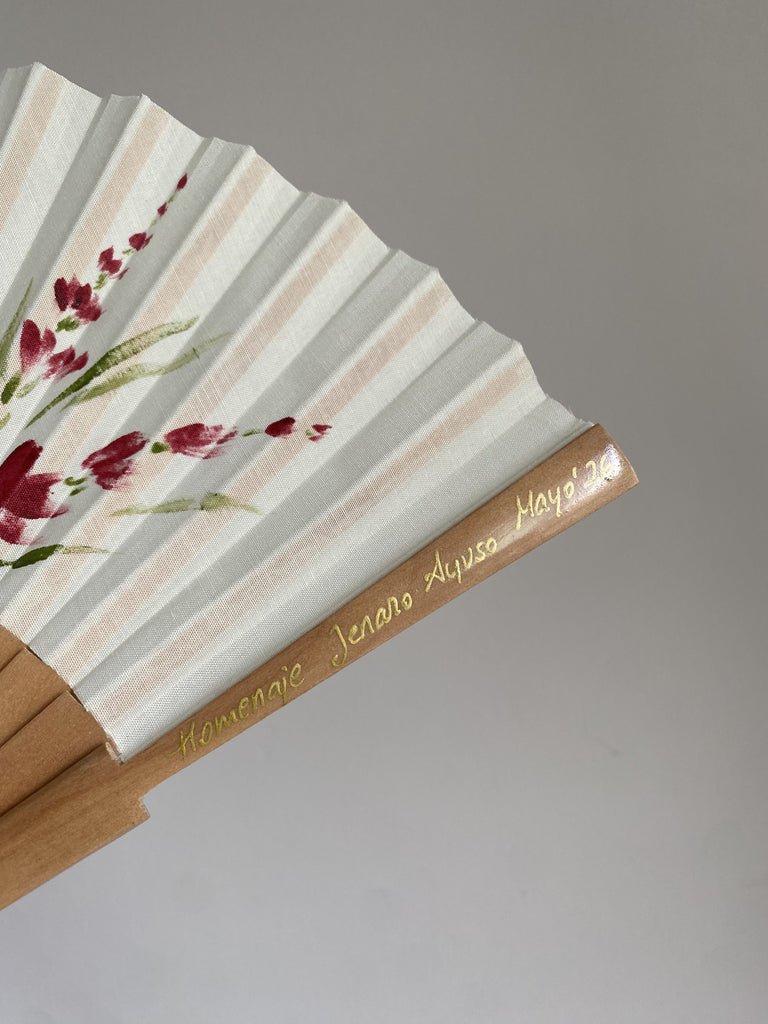 Abanicos lacados pintados a mano – Flores variadas