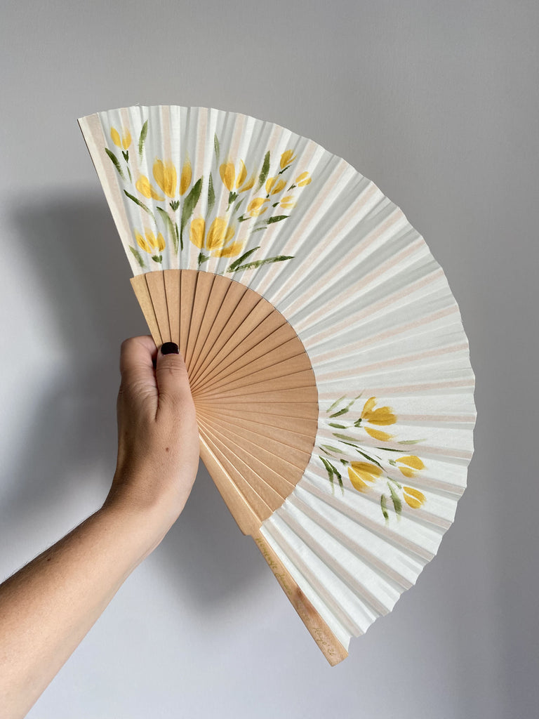 Abanicos lacados pintados a mano – Flores variadas